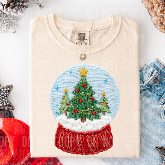 Faux Yarn Christmas Snow Globe